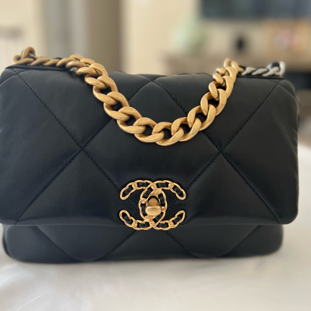 100% authentic CHANEL 19 Small Black Lambskin Flapback